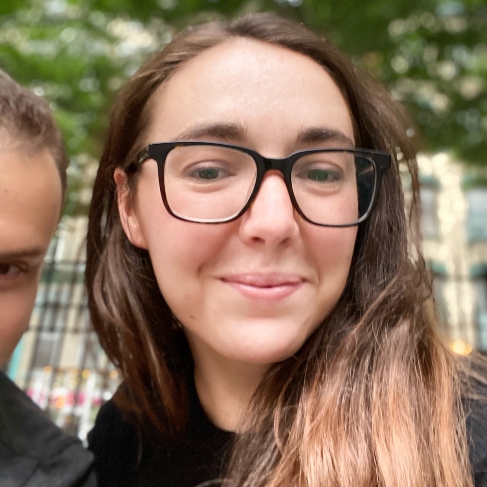 Meet your Posher, Emily